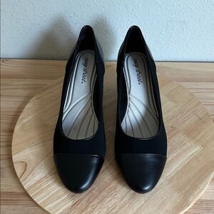 Easy Street Women's Slip-On Pumps